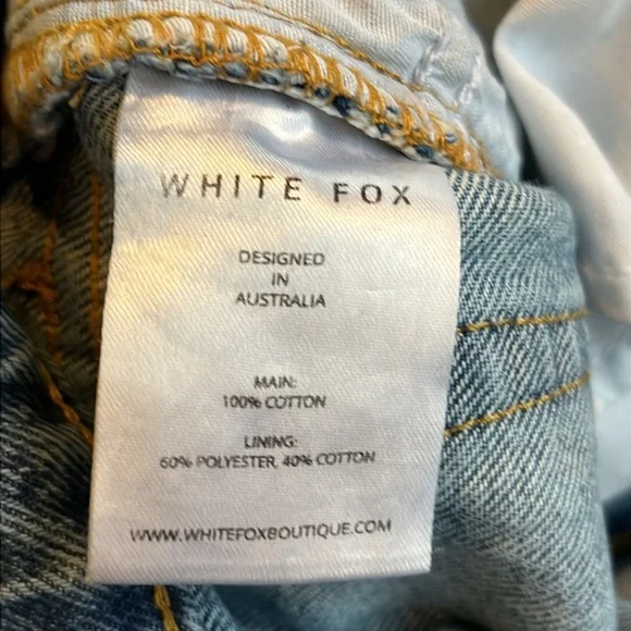 White Fox Boutique Distressed Blue Jeans - Picture 9 of 10